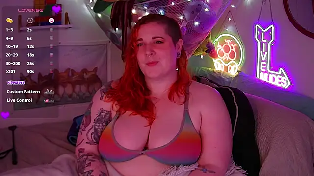 Snapshot of opalreigning chatting on 04.08.26 opalreigning online show from 04.08.26