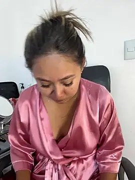 Snapshot of AriannaTorres chatting on 04.28.26 AriannaTorres online show from 04.28.26