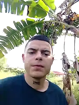 Snapshot of tonny_white chatting on 10.23.25 tonny white online show from 10.23.25