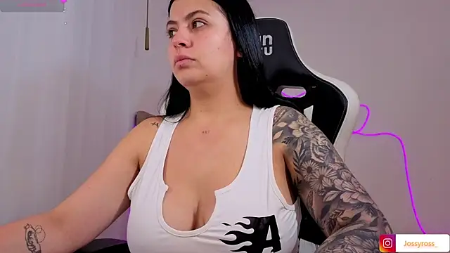 Victoryyy  online show from 12.21.25