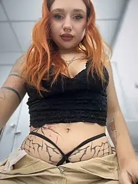 Snapshot of KarinHorny chatting on 12.06.24 KarinHorny online show from 12.06.24