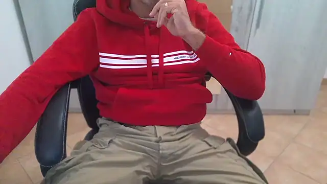 Snapshot of cocco1980xxxx chatting on 12.05.25 cocco1980xxxx online show from 12.05.25