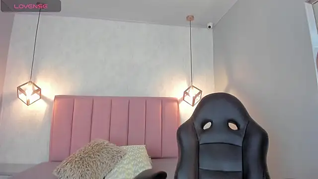 Snapshot of SUNNYCYRUS chatting on 11.08.25 SUNNYCYRUS online show from 11.08.25