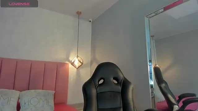 SUNNYCYRUS online show from 01.10.26