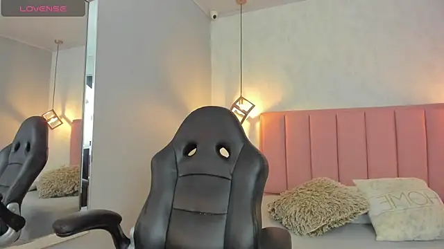 SUNNYCYRUS online show from 02.18.26