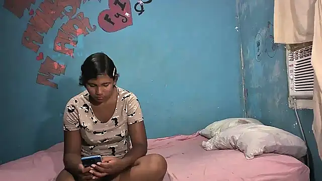 Snapshot of Sweetiefoxxx chatting on 01.12.25 Sweetiefoxxx online show from 01.12.25