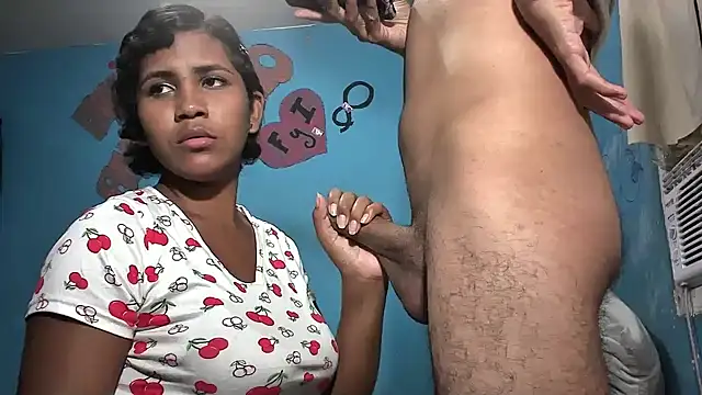 Snapshot of Sweetiefoxxx chatting on 01.24.25 Sweetiefoxxx online show from 01.24.25