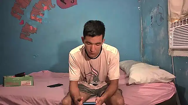 Snapshot of Sweetiefoxxx chatting on 02.13.25 Sweetiefoxxx online show from 02.13.25