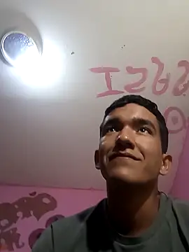 Snapshot of Sweetiefoxxx chatting on 03.10.25 Sweetiefoxxx online show from 03.10.25