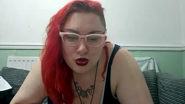 Bustycurves online show from 02.14.25