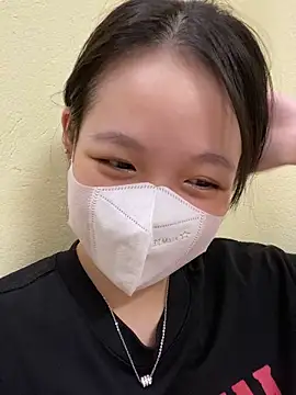 Snapshot of minmin2kk5 chatting on 10.16.25 minmin2kk5 online show from 10.16.25