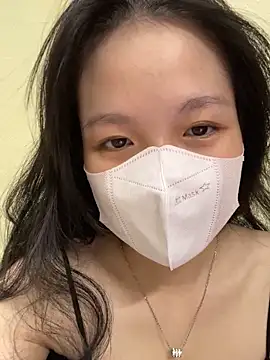 Snapshot of minmin2kk5 chatting on 10.17.25 minmin2kk5 online show from 10.17.25