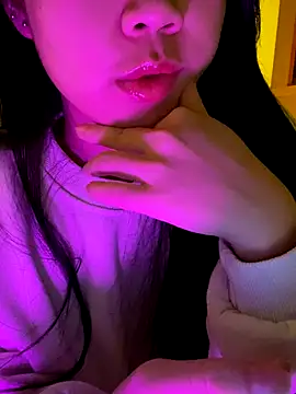 Snapshot of minmin2kk5 chatting on 11.04.25 minmin2kk5 online show from 11.04.25