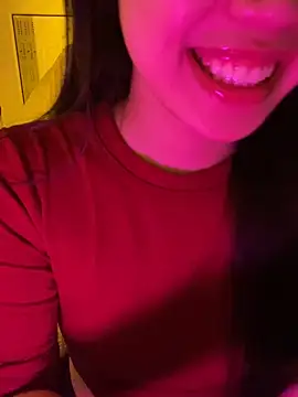 Snapshot of minmin2kk5 chatting on 11.05.25 minmin2kk5 online show from 11.05.25