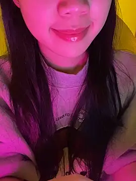 Snapshot of minmin2kk5 chatting on 11.07.25 minmin2kk5 online show from 11.07.25