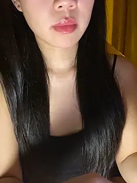 Snapshot of minmin2kk5 chatting on 11.08.25 minmin2kk5 online show from 11.08.25