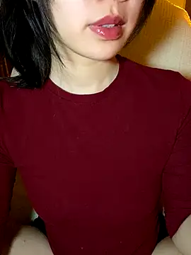 Snapshot of minmin2kk5 chatting on 11.17.25 minmin2kk5 online show from 11.17.25