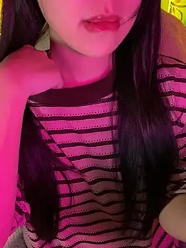 Snapshot of minmin2kk5 chatting on 11.28.25 minmin2kk5 online show from 11.28.25