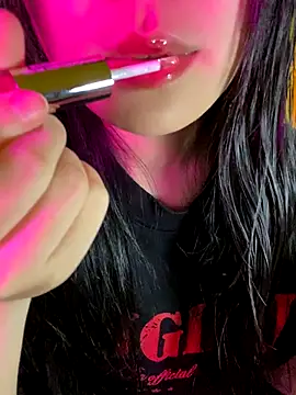 Snapshot of minmin2kk5 chatting on 11.29.25 minmin2kk5 online show from 11.29.25