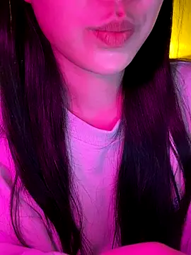 Snapshot of minmin2kk5 chatting on 11.30.25 minmin2kk5 online show from 11.30.25