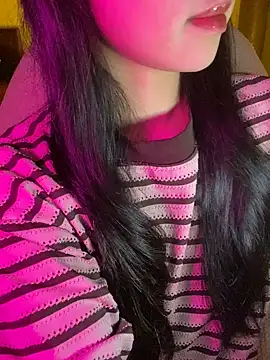 Snapshot of minmin2kk5 chatting on 11.30.25 minmin2kk5 online show from 11.30.25