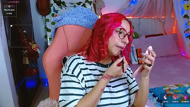 Snapshot of Littlerouse_ chatting on 05.19.26 Littlerouse online show from 05.19.26