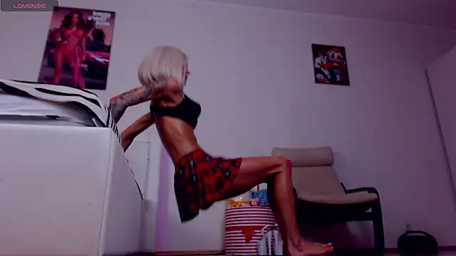 Snapshot of Sonja_Stripper_Ray chatting on 11.08.25 Sonja Stripper Ray online show from 11.08.25