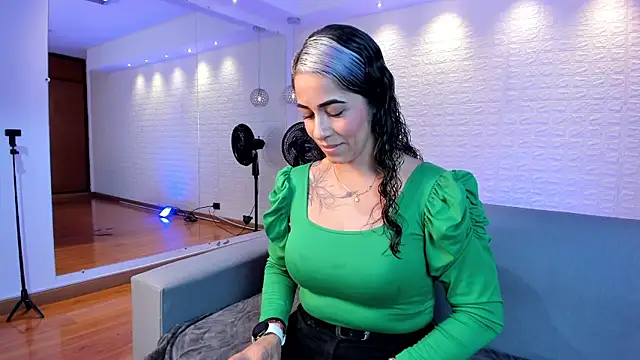 violet scott online show from 01.30.25