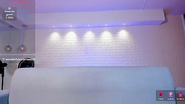 violet scott online show from 02.04.25