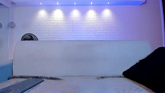 violet scott online show from 02.07.25