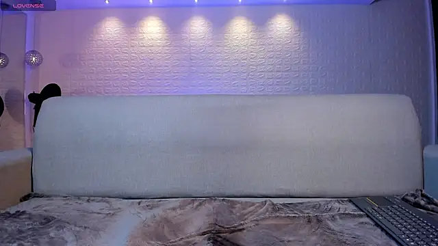 violet scott online show from 02.25.25