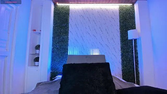 violet scott online show from 09.11.25