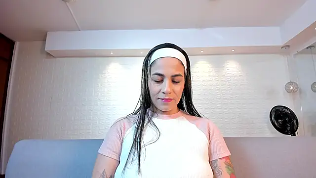 violet scott online show from 11.22.25