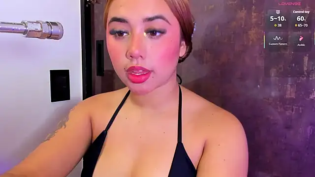issie cute online show from 04.22.26