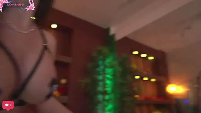 JustinneJade online show from 12.18.24