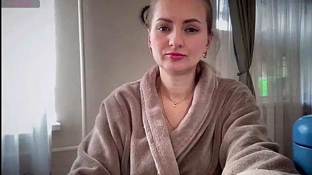 Snapshot of Viola_sweet chatting on 02.17.25 Viola sweet online show from 02.17.25