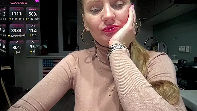 Snapshot of Viola_sweet chatting on 03.08.25 Viola sweet online show from 03.08.25