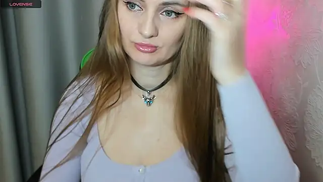 Snapshot of Viola_sweet chatting on 10.05.25 Viola sweet online show from 10.05.25