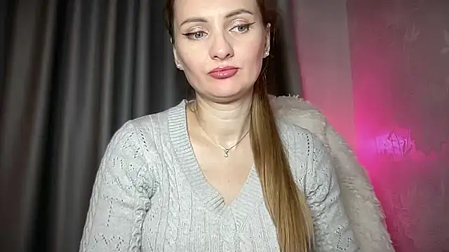 Snapshot of Viola_sweet chatting on 11.06.25 Viola sweet online show from 11.06.25