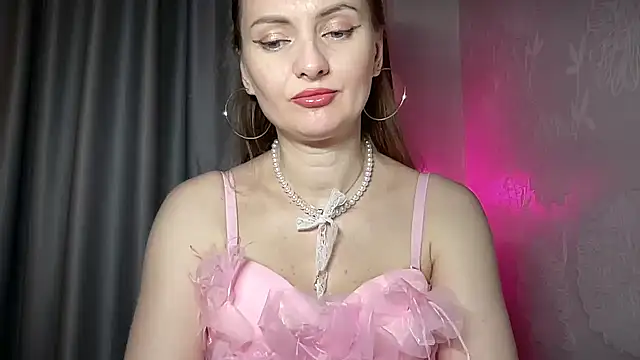 Snapshot of Viola_sweet chatting on 11.26.25 Viola sweet online show from 11.26.25