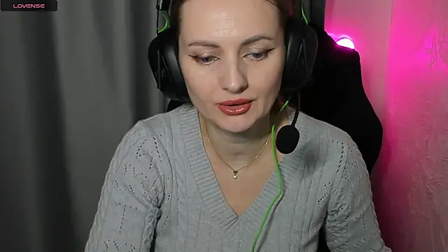 Snapshot of Viola_sweet chatting on 03.05.26 Viola sweet online show from 03.05.26