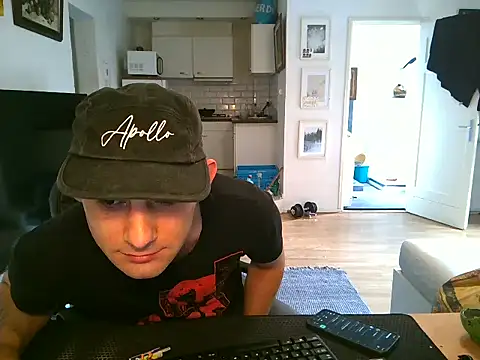 Snapshot of mihaimichael chatting on 06.13.26 mihaimichael online show from 06.13.26