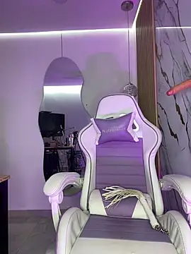 Snapshot of Herem369 chatting on 10.26.25 Herem369 online show from 10.26.25