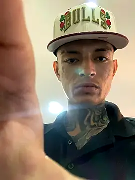 Snapshot of Herem369 chatting on 10.28.25 Herem369 online show from 10.28.25