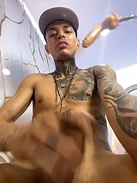 Snapshot of Herem369 chatting on 11.06.25 Herem369 online show from 11.06.25