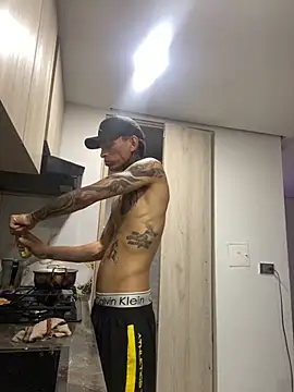 Snapshot of Herem369 chatting on 11.09.25 Herem369 online show from 11.09.25