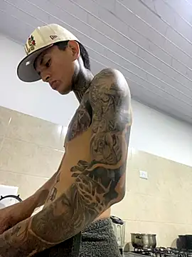 Snapshot of Herem369 chatting on 12.03.25 Herem369 online show from 12.03.25