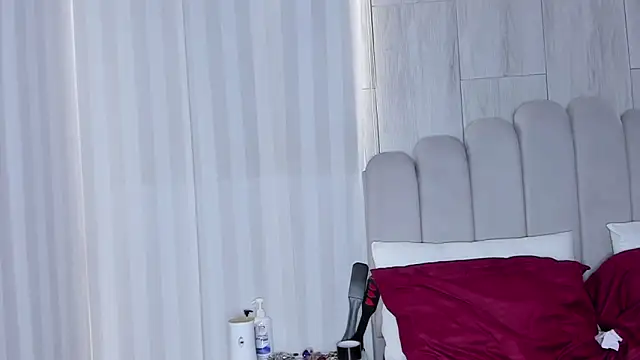 mileyerikson online show from 10.04.25