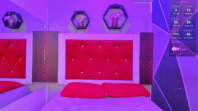 Snapshot of Karoll014 chatting on 10.31.25 Karoll014 online show from 10.31.25