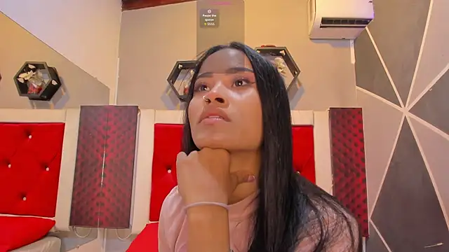 Snapshot of Karoll014 chatting on 11.21.25 Karoll014 online show from 11.21.25